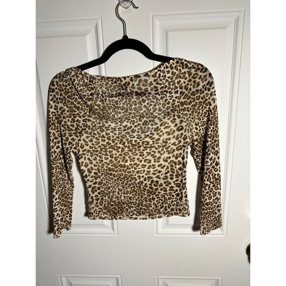 Almost Famous Leopard Crop Top - Picture 2 of 3